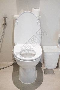 现代家中的白色厕图片
