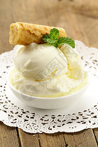 奶油香草冰淇淋图片