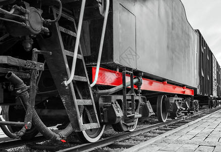 一辆古董蒸汽列车的黑色和白色轮接等背景图片