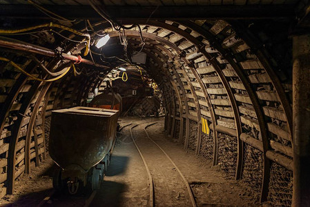 波兰西里亚黑煤矿隧道地图片