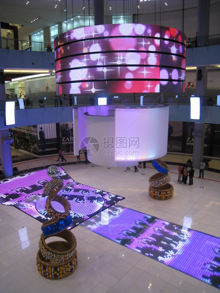 阿拉伯联合酋长国迪拜购物中心的购物者迪拜购物中心是世界上最大的图片