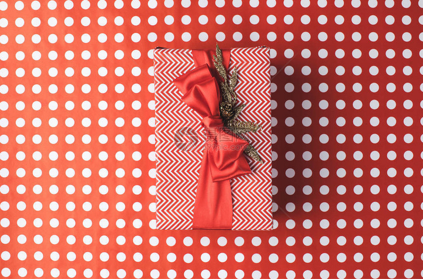 圣诞节礼品盒顶部视图带有花样包图片