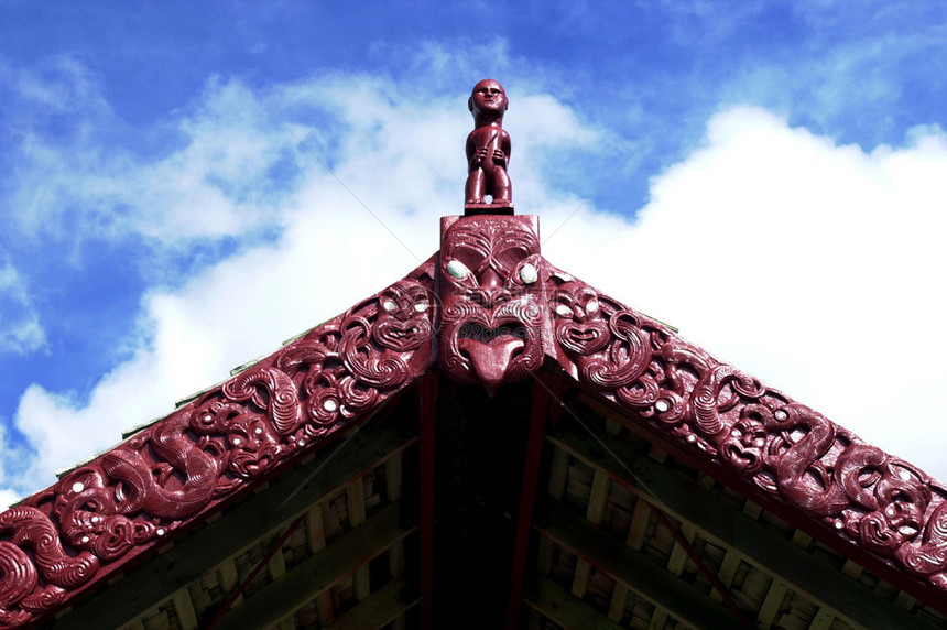 新西兰蒂基圣玛丽教堂的装饰教堂展示了两种文化的相遇该结构通常是欧洲的图片
