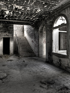 废弃建筑中的Eerie图片