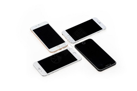 四部智能手机用白色通信概念隔离的背景图片