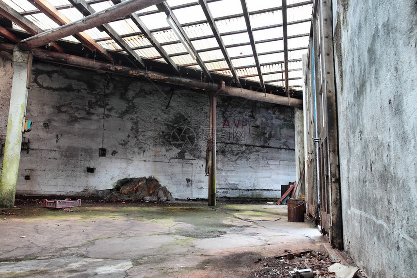 内地旧废弃工厂在图片