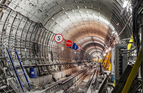 地铁隧道的建设图片