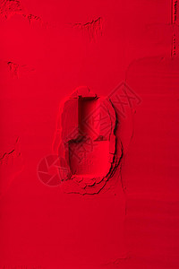 红色粉末上指甲油瓶形状的顶视图图片