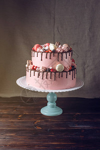 粉红2层蛋糕生锈干燥高清图片