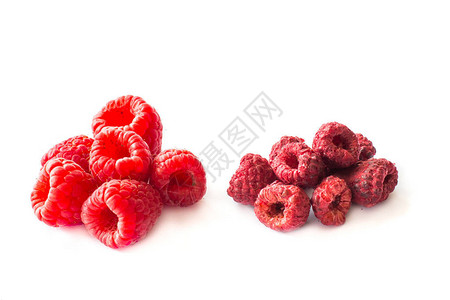 冰冻干燥和新鲜的草莓图片