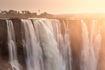 清晨津巴布韦维多利亚瀑布Vic图片