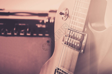 红色电吉他和经典灰色图片
