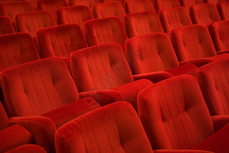 剧院里的红色扶手椅图片