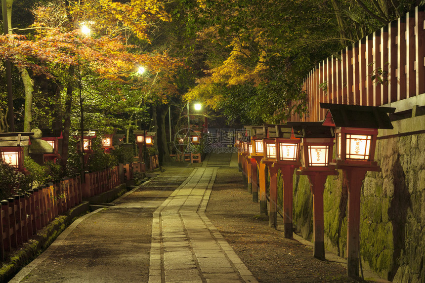 京都夜秋巷图片