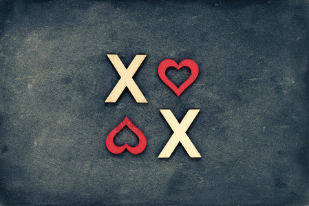 字母O替换为红色心形图片