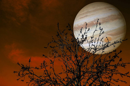 夜空上接近地球的木星图片