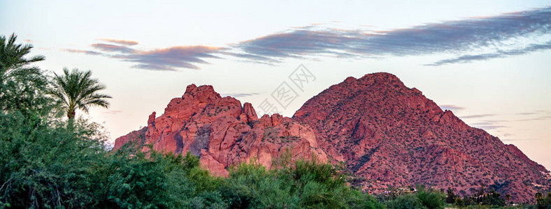 美国亚利桑那州亚利桑那州菲尼克斯市的骆驼背山与图片