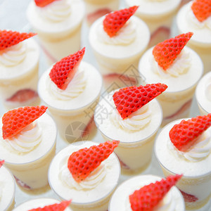 草莓短蛋糕图片