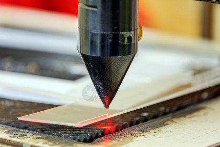 物理实验室切割机的红图片