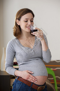 孕妇饮用图片
