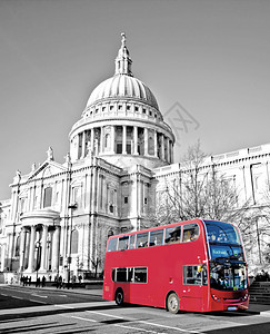 伦敦圣保罗大教堂前的红图片