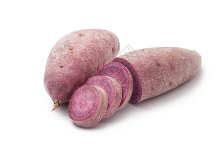 白色背景上的紫薯图片