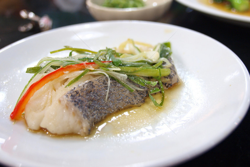 日本传统食品鱼酱油图片
