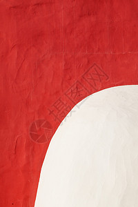 烟囱上的红色外墙和白色的细节图片