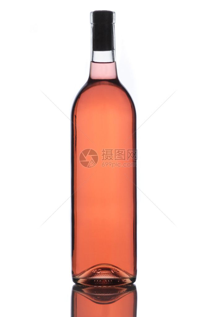 瓶装玫瑰酒在白色无标签垂图片