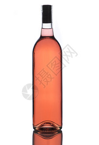 瓶装玫瑰酒在白色无标签垂图片