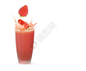 草莓汁上白色孤立图片