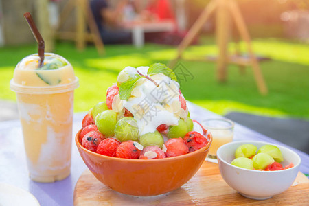 大热天夏季甜味亚洲生活方式菜单吃清凉的甜冰背景