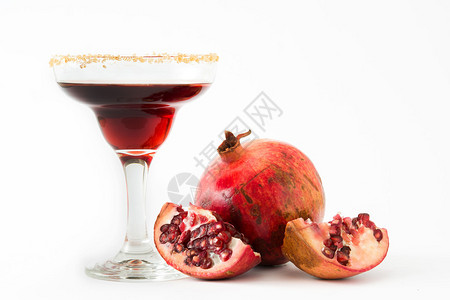 白色背景的孤立鸡尾酒鸡尾酒Pomegratatemarg图片