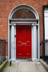 爱尔兰都柏林的红色门位于都柏林的格图片