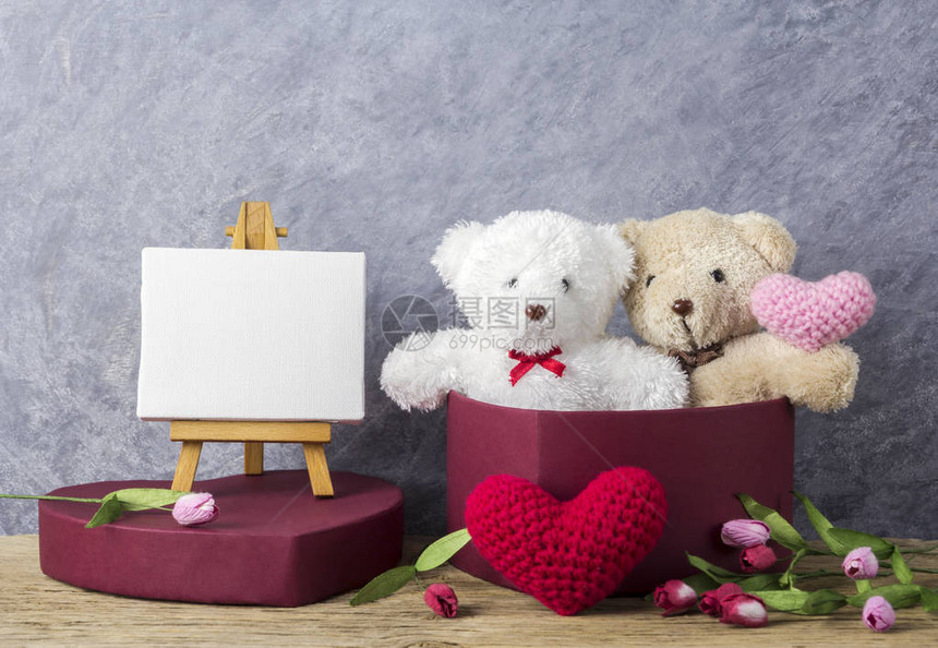 红心礼盒中的Teddy熊爱情概念和情人节和婚礼的贴纸画上图片