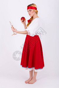 穿俄罗斯传统服装的美丽图片