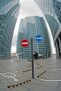 办公楼的停车位莫斯科市图片