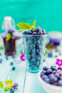 蓝莓新鲜蓝莓和自制果酱图片