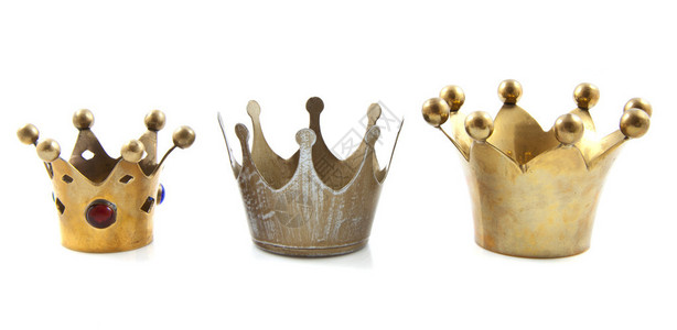 铜器三个金王冠一排插画