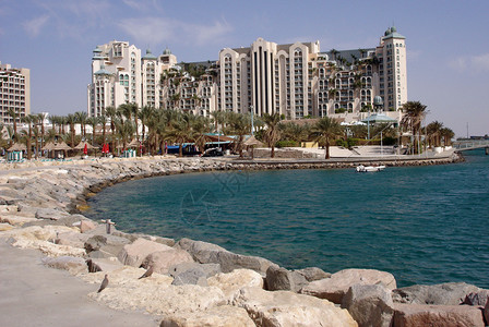 以色列著名城市之一Eilat北部的大度假旅馆的景观象图片