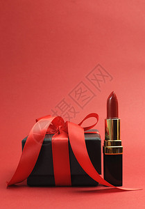 美丽的奢华的红口和黑盒礼物图片