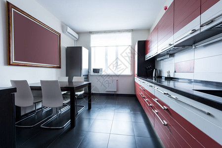 红色空荡的现代厨房景观图片