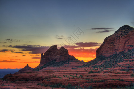 日落后的亚利桑那红岩HDR图像背景图片