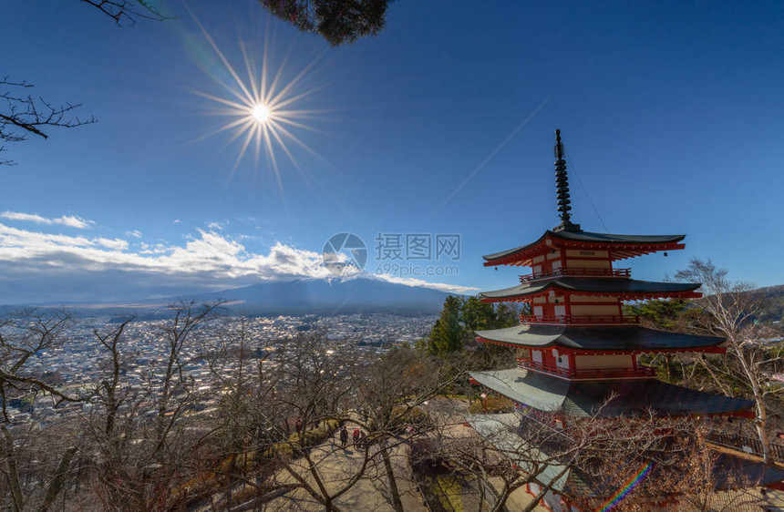 秋天富士山和丘瑞托帕塔达ChureitoP图片