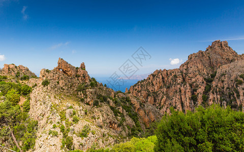 Corsica西海岸的CalanchesdePiana喀兰图片