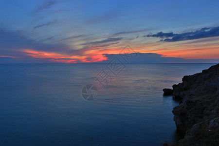 日落后海上的黄昏图片