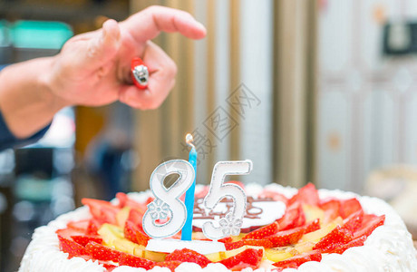 85岁生日蛋糕背景图片