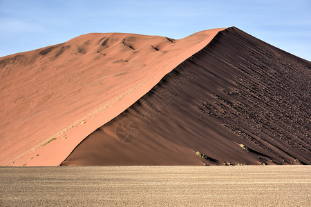 高红色沙丘背景图片