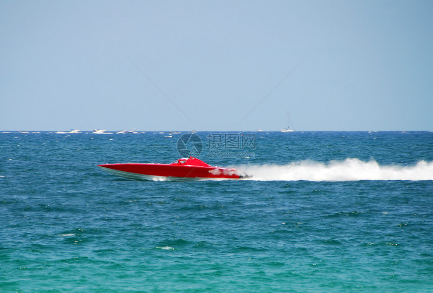 高速船的极限海上赛车图片