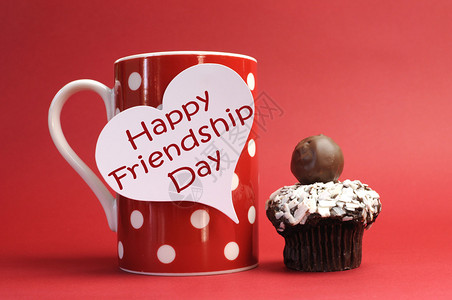 用咖啡杯庆祝国际友谊日背景图片